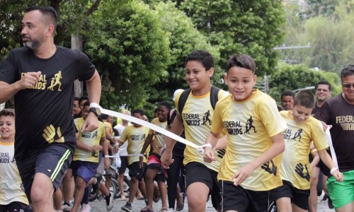 Corrida Federal Kids ganha adesão das famílias de Vassouras